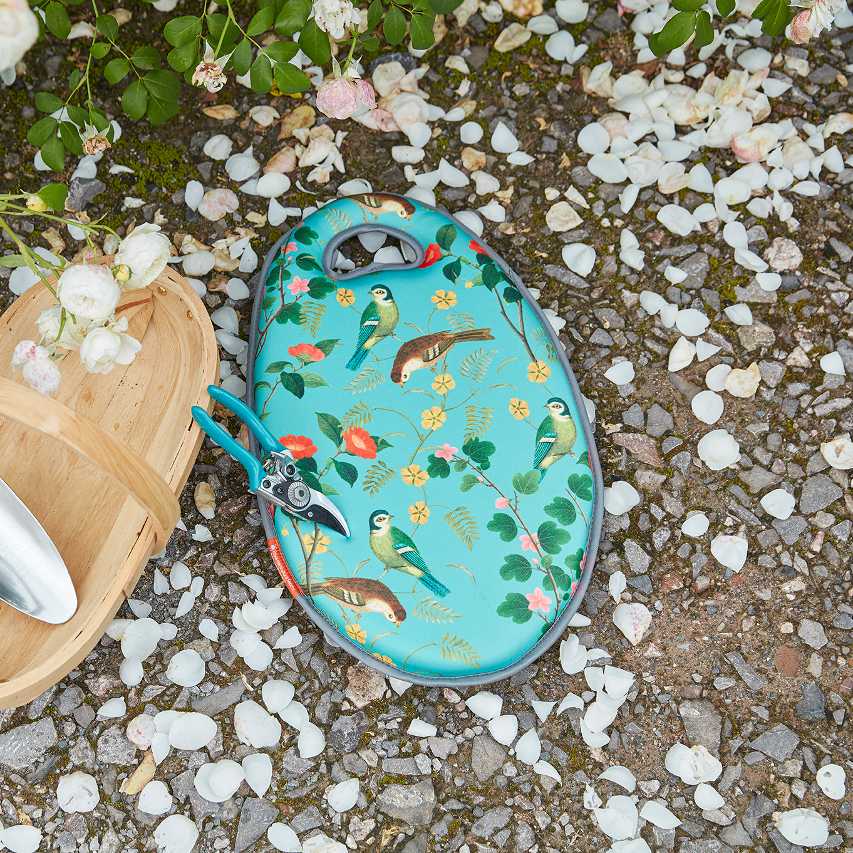 Burgon and Ball garden kneeling pad - Flora and Fauna - Image 6