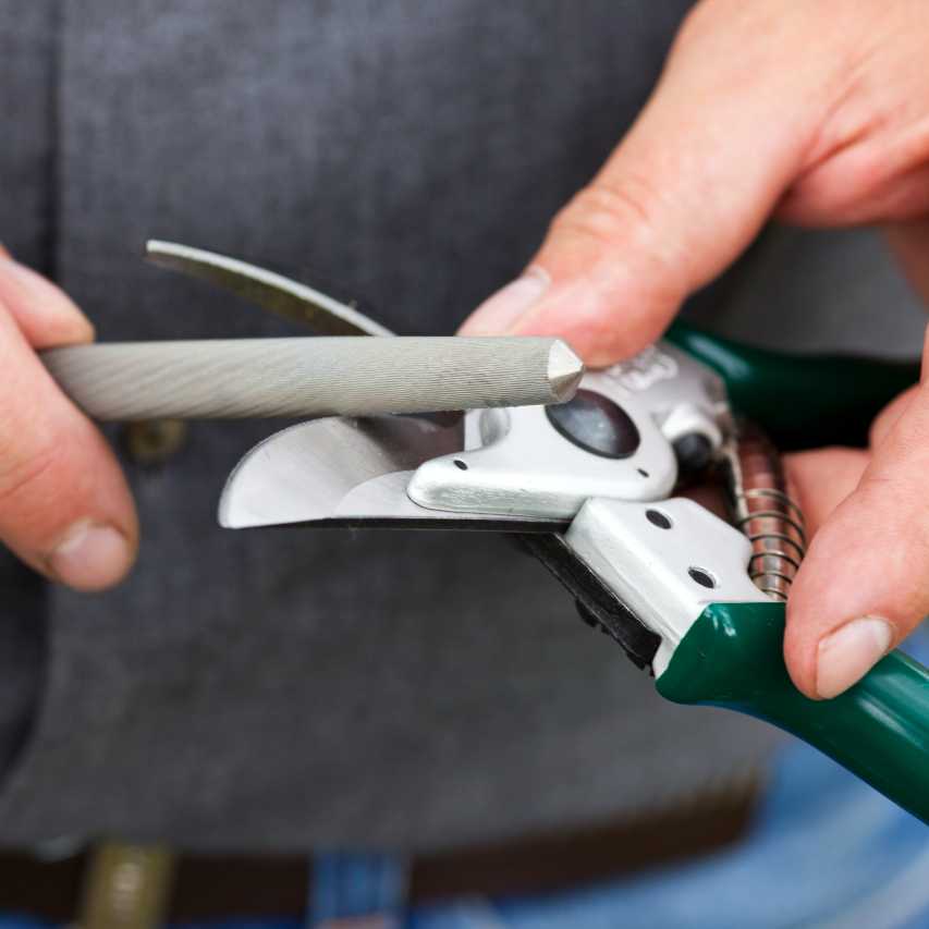 Garden tool sharpener - Image 2